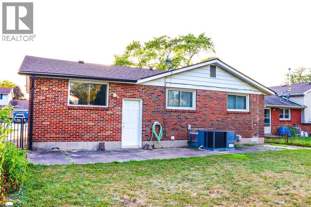2732 ARMSTRONG AVENUE - Image 29