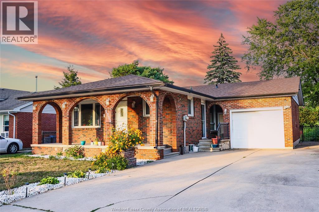 2732 ARMSTRONG AVENUE - 3