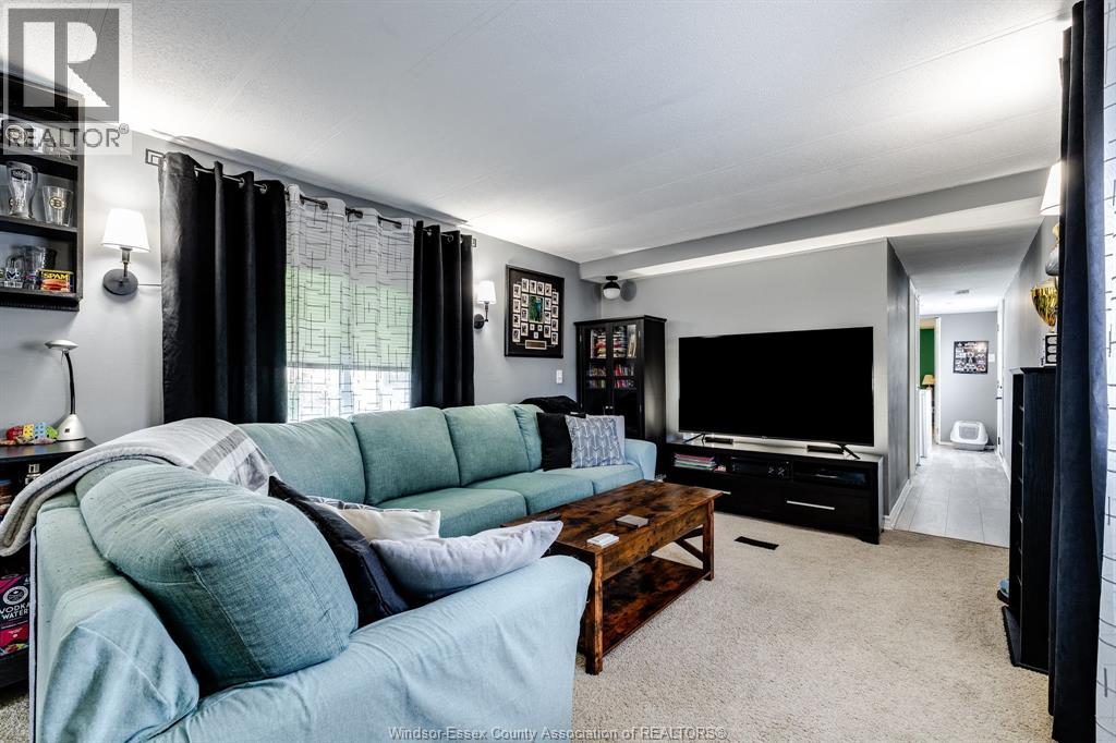 105 Brooks BOULEVARD - 13
