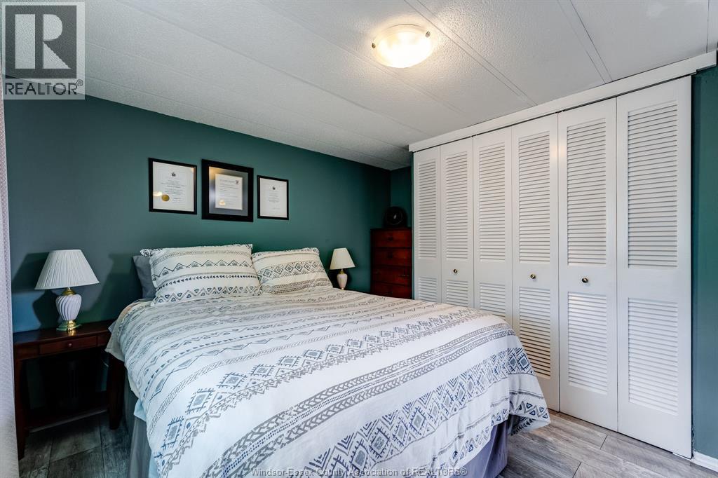105 Brooks BOULEVARD - 15