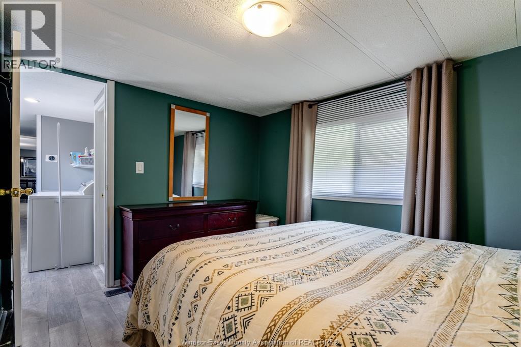 105 Brooks BOULEVARD - 16