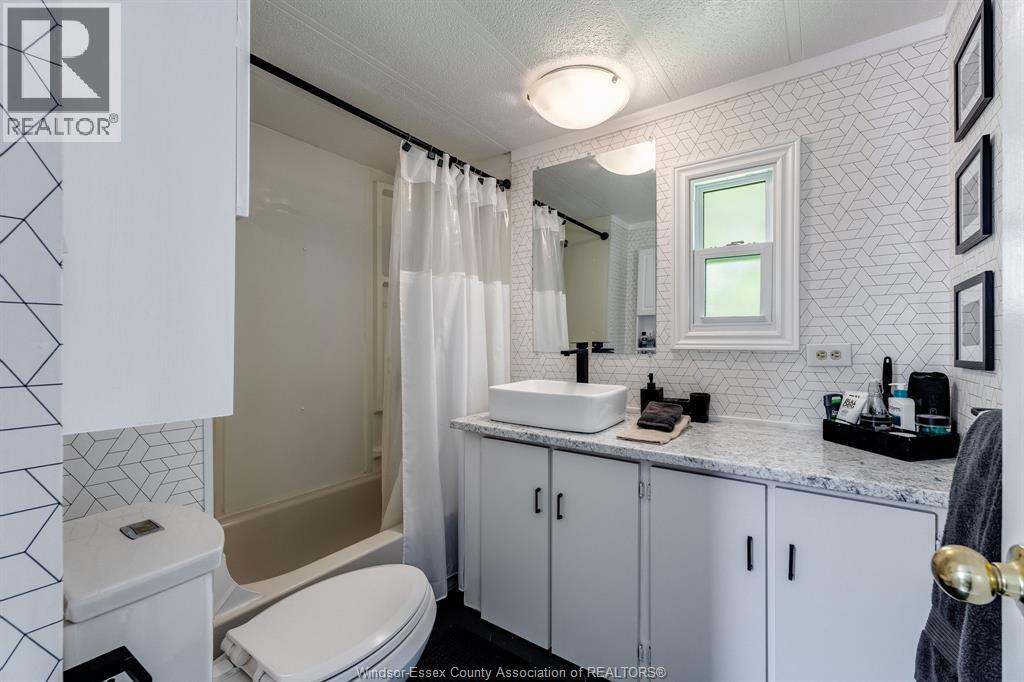 105 Brooks BOULEVARD - 19