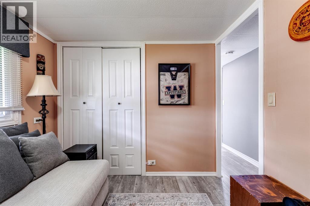 105 Brooks BOULEVARD - 23