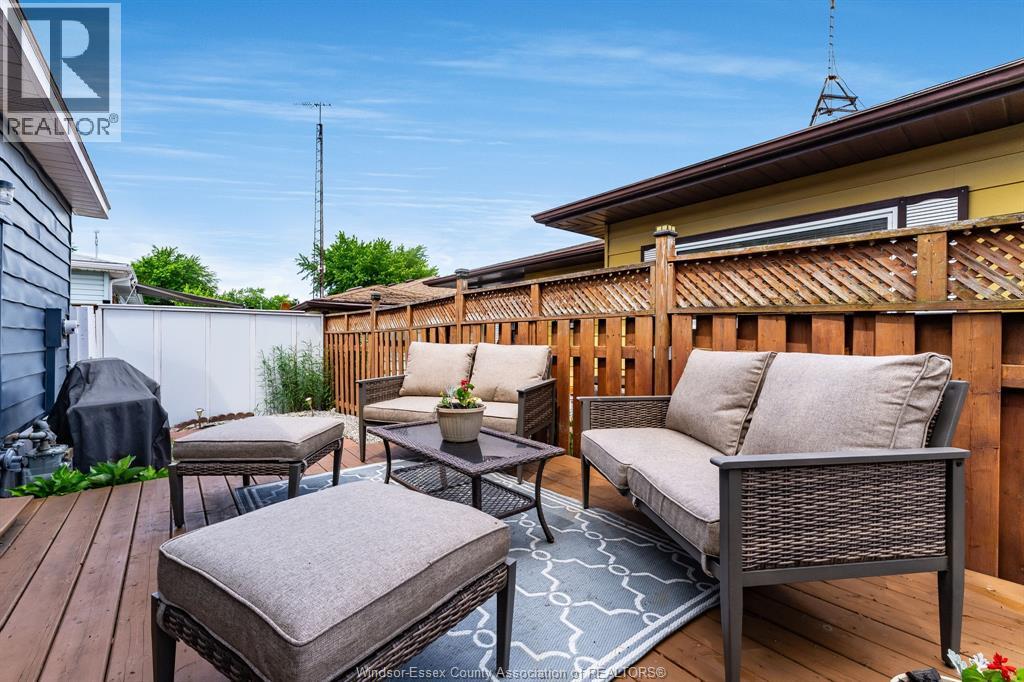 105 Brooks BOULEVARD - 24