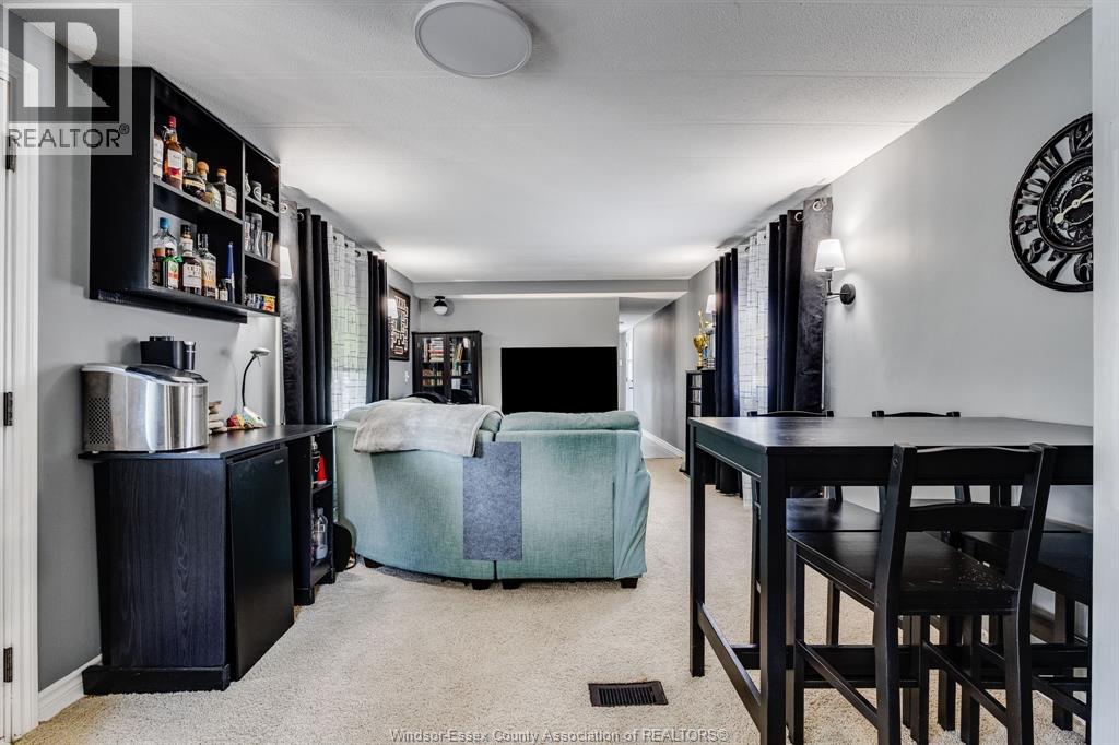 105 Brooks BOULEVARD - 8