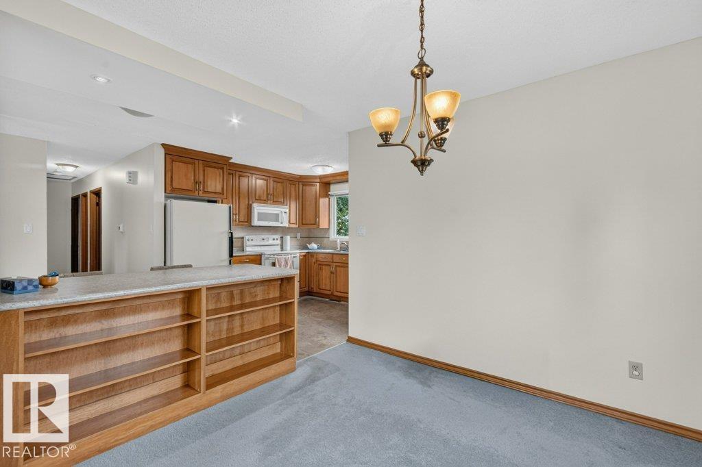 10423 33 AV NW - Image 13