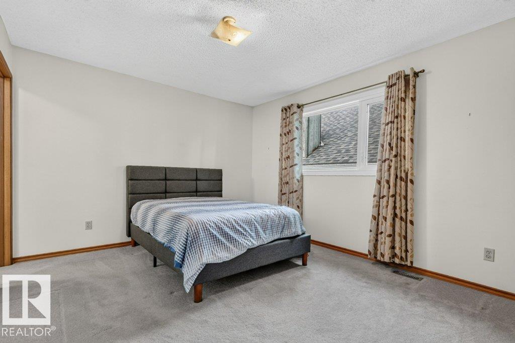 10423 33 AV NW - 18