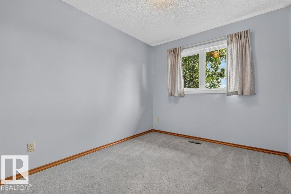 10423 33 AV NW - 21