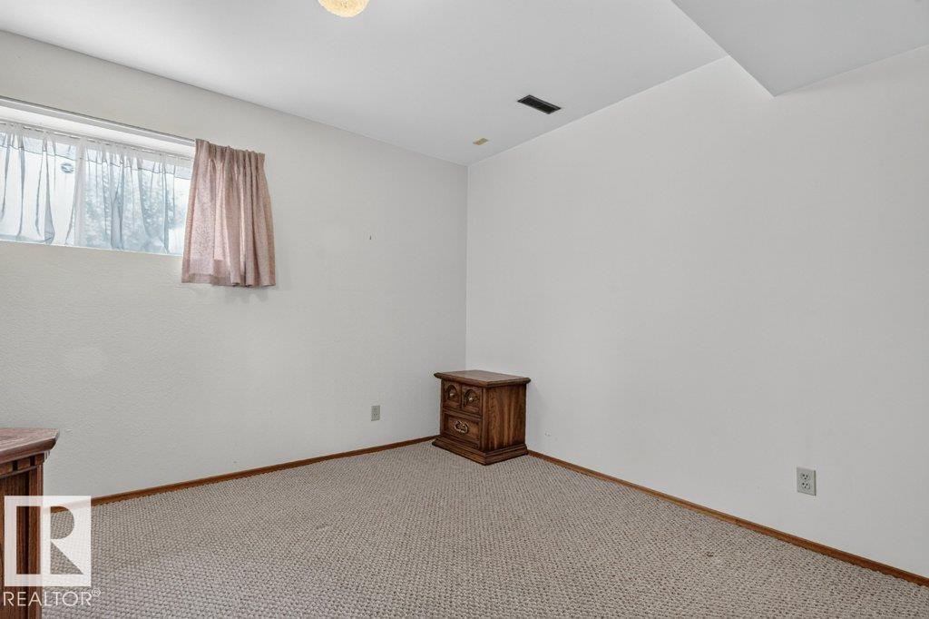 10423 33 AV NW - 29