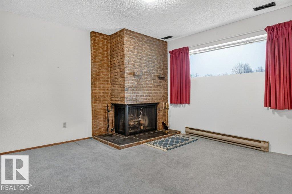 10423 33 AV NW - 26