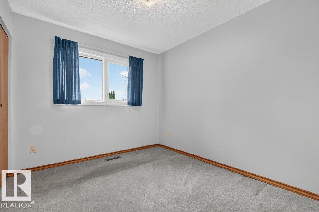 10423 33 AV NW - 22