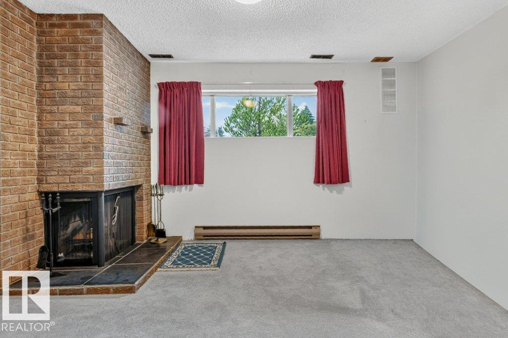 10423 33 AV NW - 27
