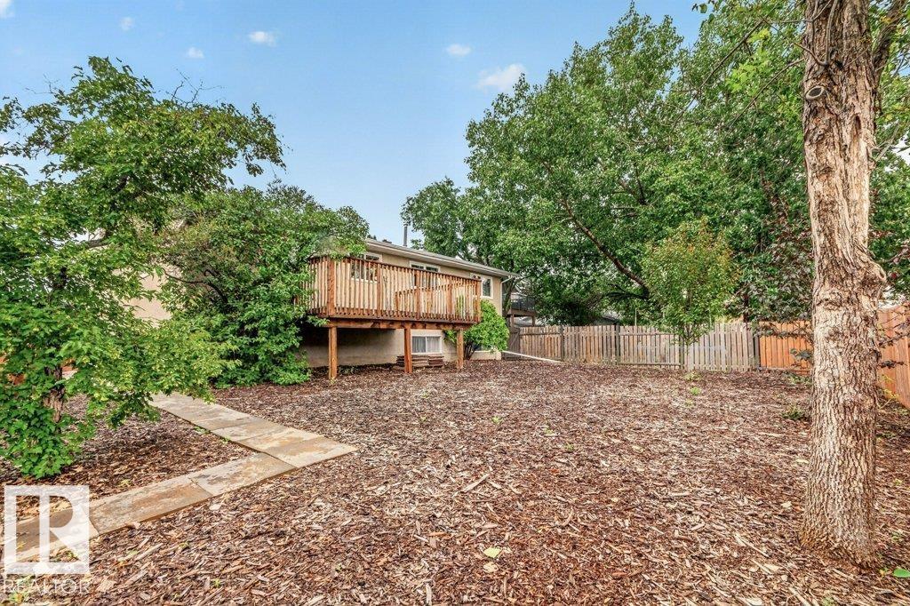 10423 33 AV NW - 37