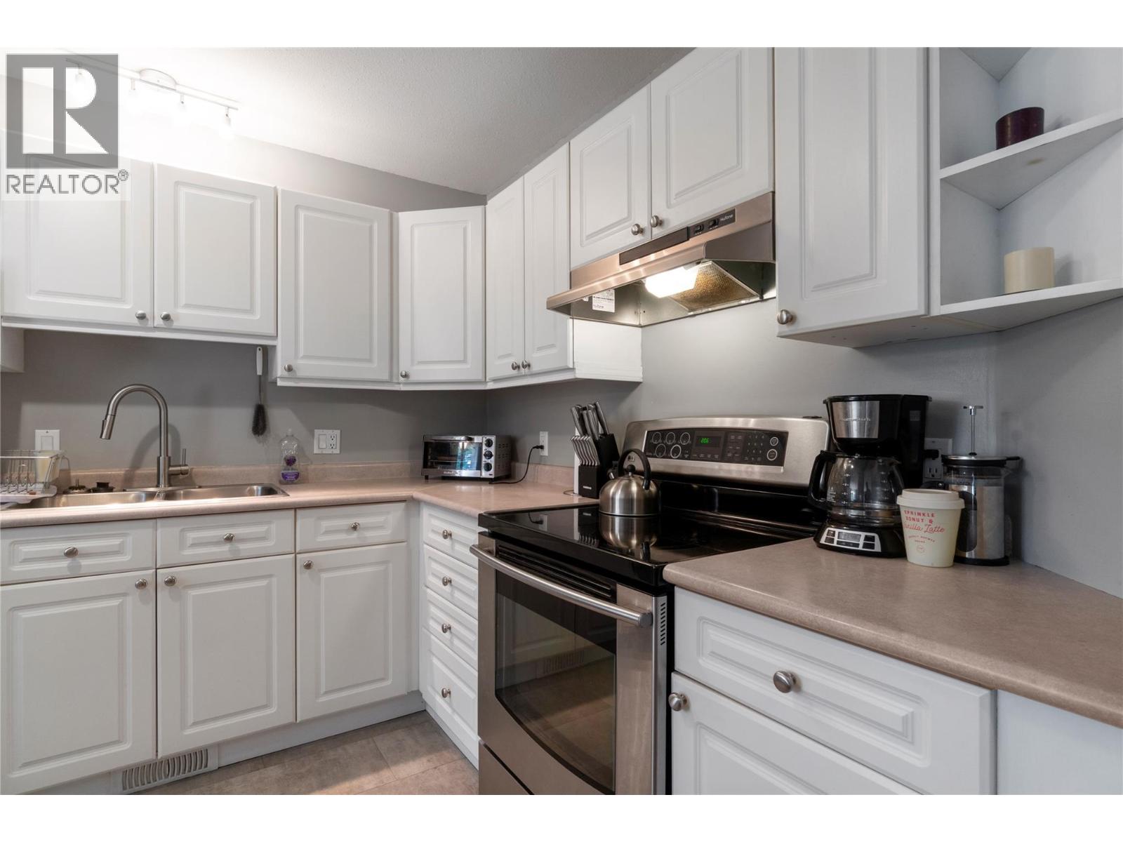 #2 2951 11th Avenue NE - 17