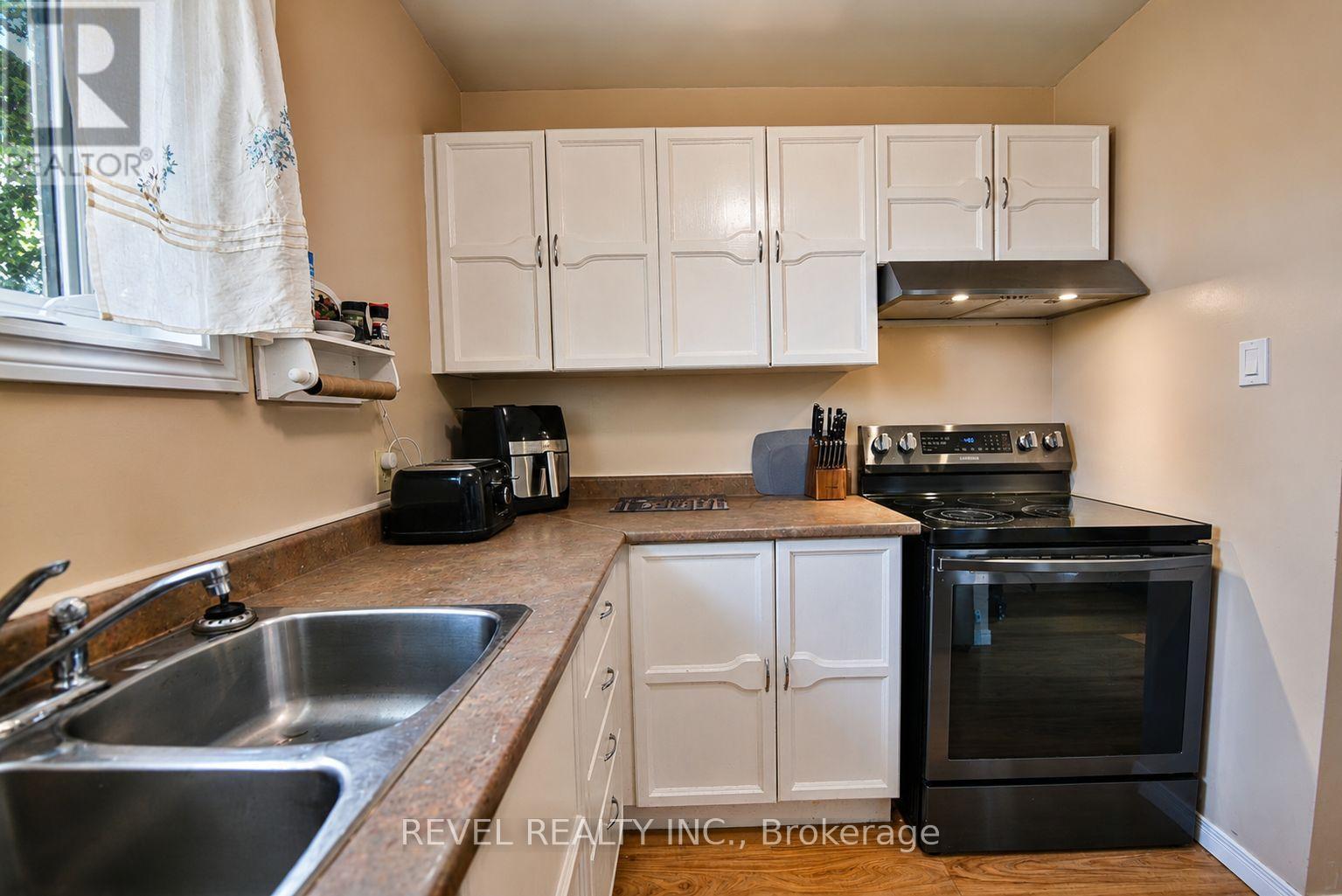 127 SPILLENAAR STREET - 10