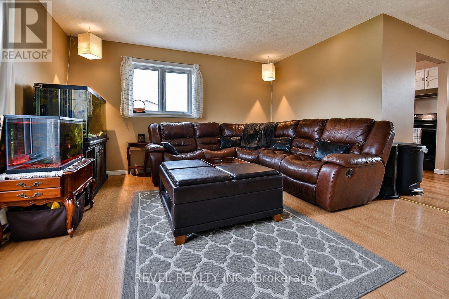 127 SPILLENAAR STREET - 5
