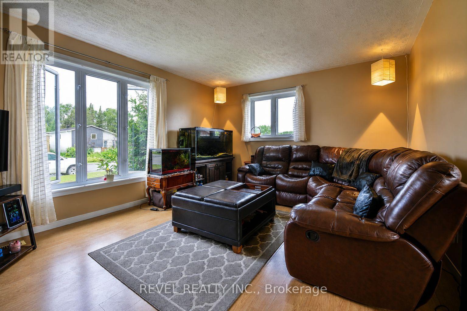 127 SPILLENAAR STREET - 6