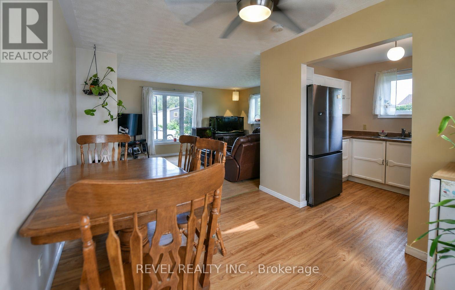 127 SPILLENAAR STREET - 8