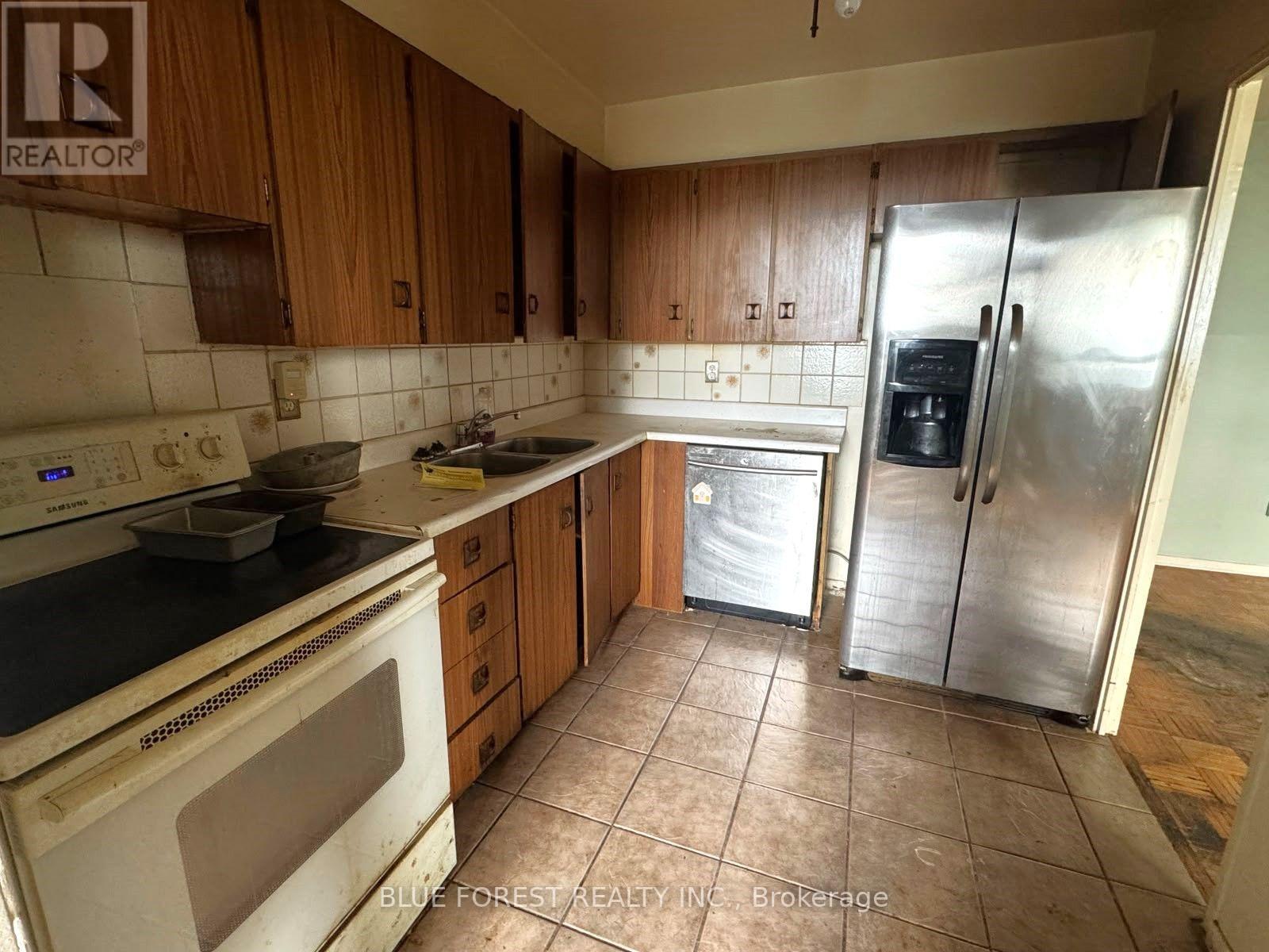 #1009 5 SHADY GOLFWAY - Image 6