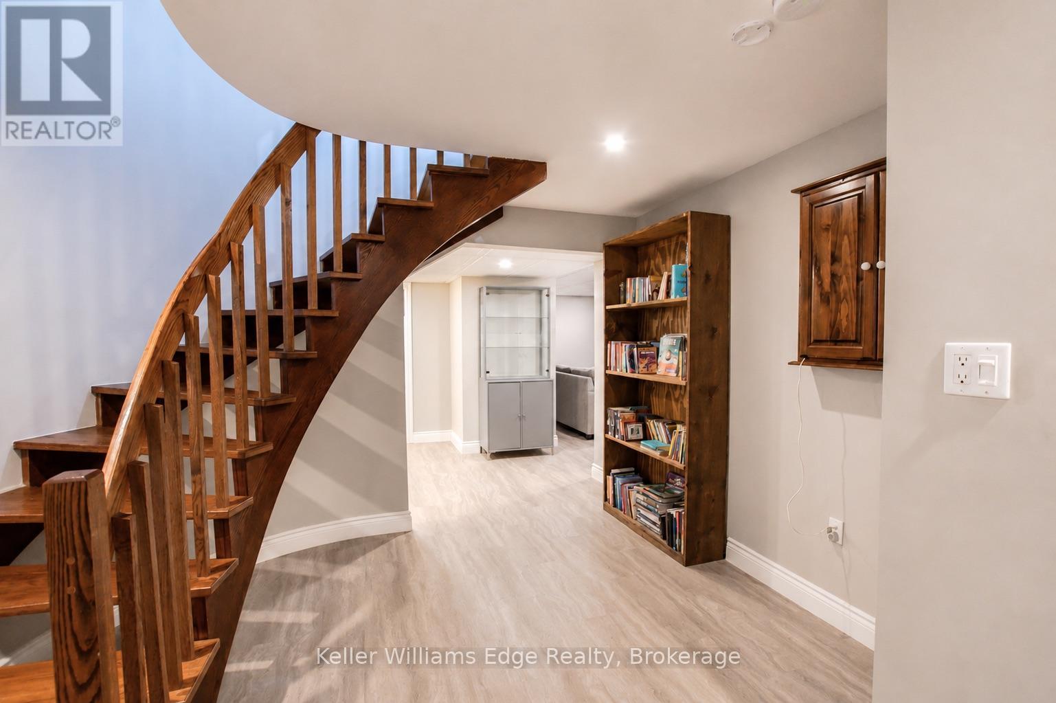 89 HILLS SIDING ROAD - Image 32