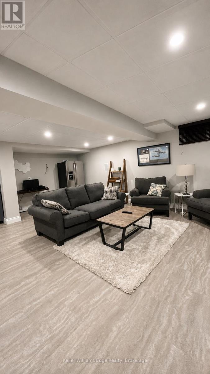 89 HILLS SIDING ROAD - Image 33