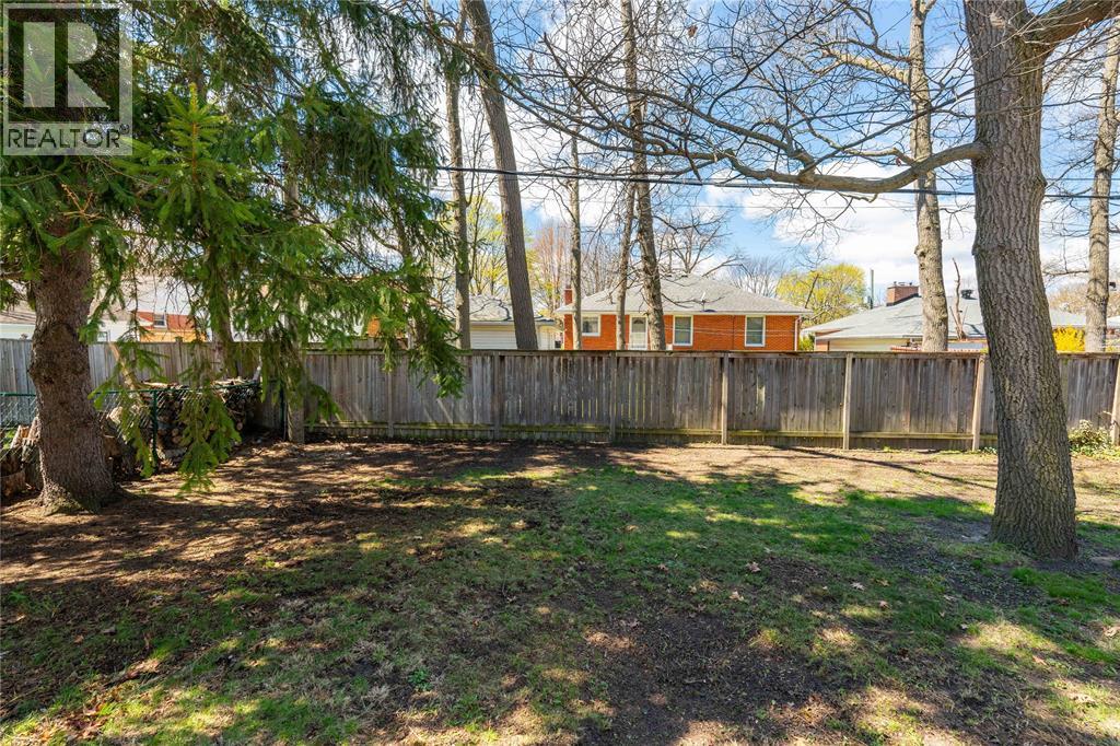 1203 Colborne ROAD - 37