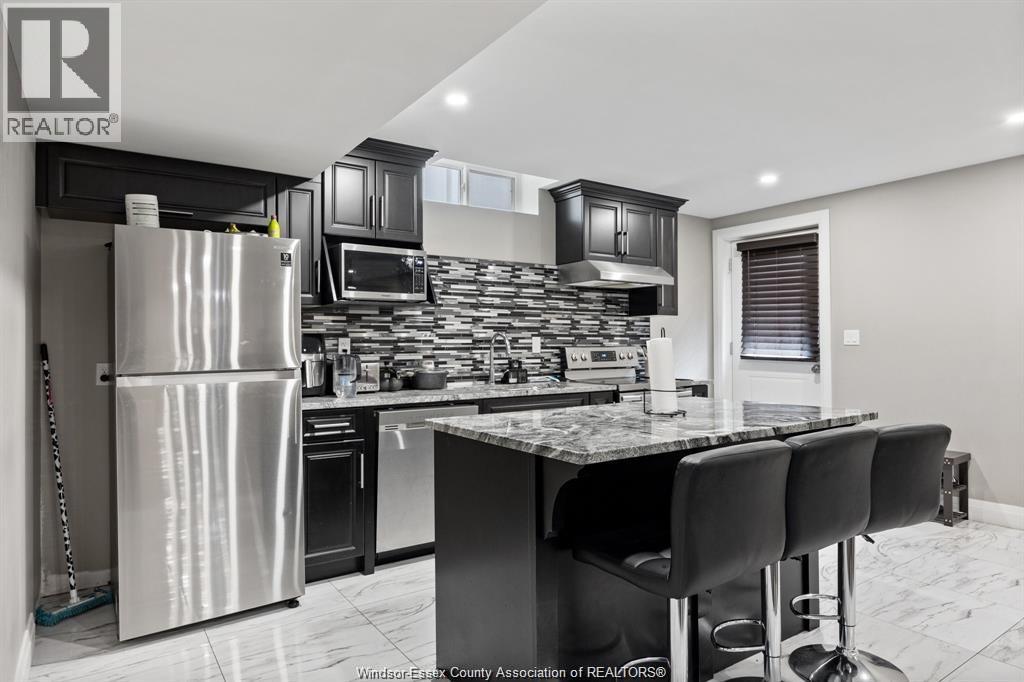 1389 HELSINKI STREET - 27