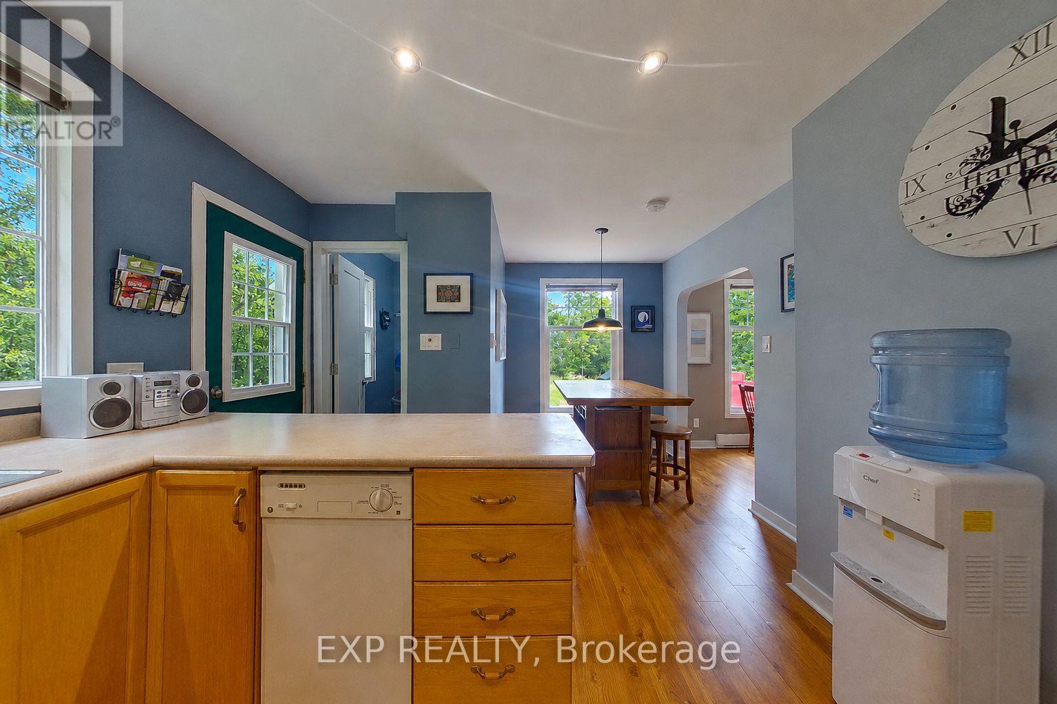 360 CEDAR AVENUE - Image 3
