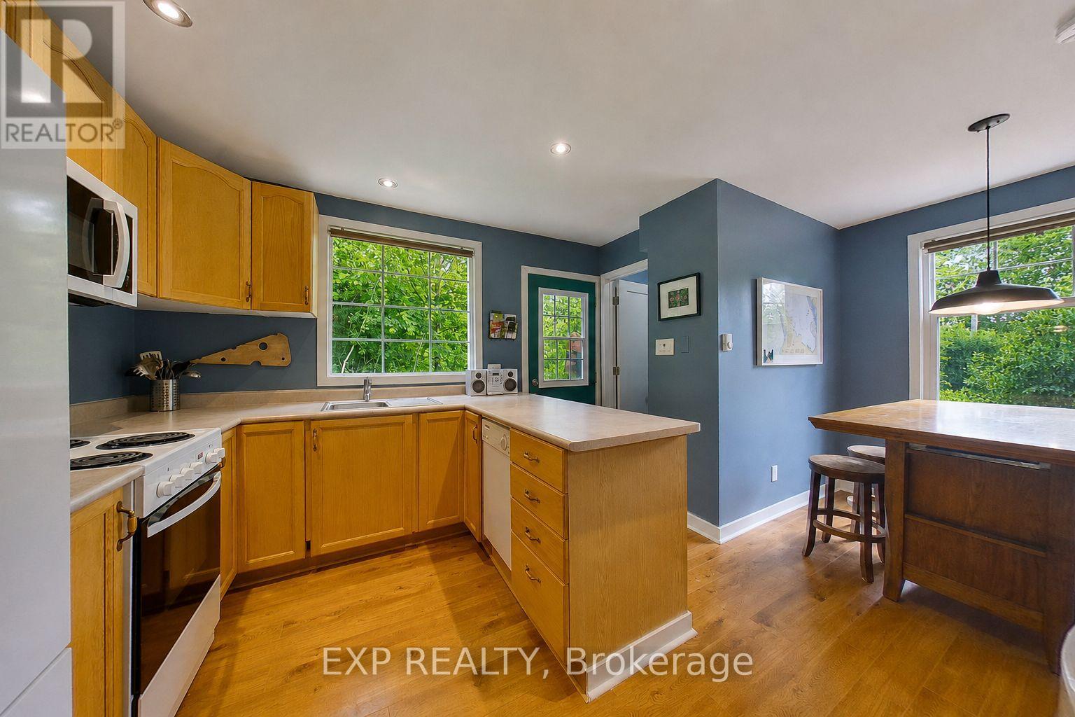 360 CEDAR AVENUE - Image 6