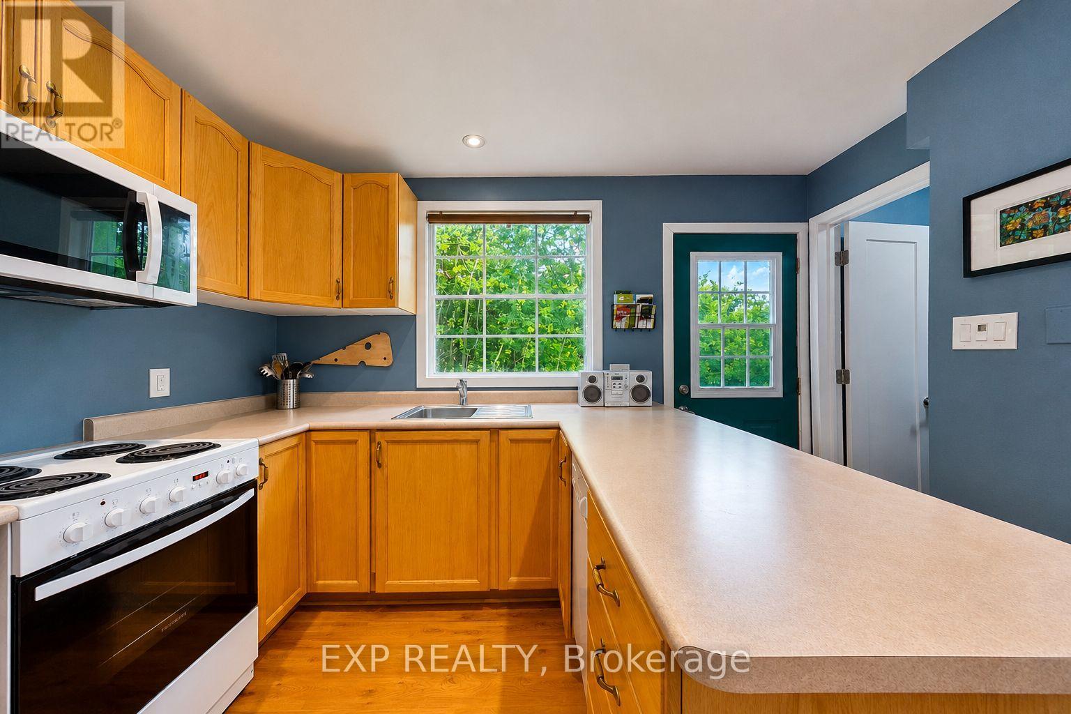 360 CEDAR AVENUE - 7