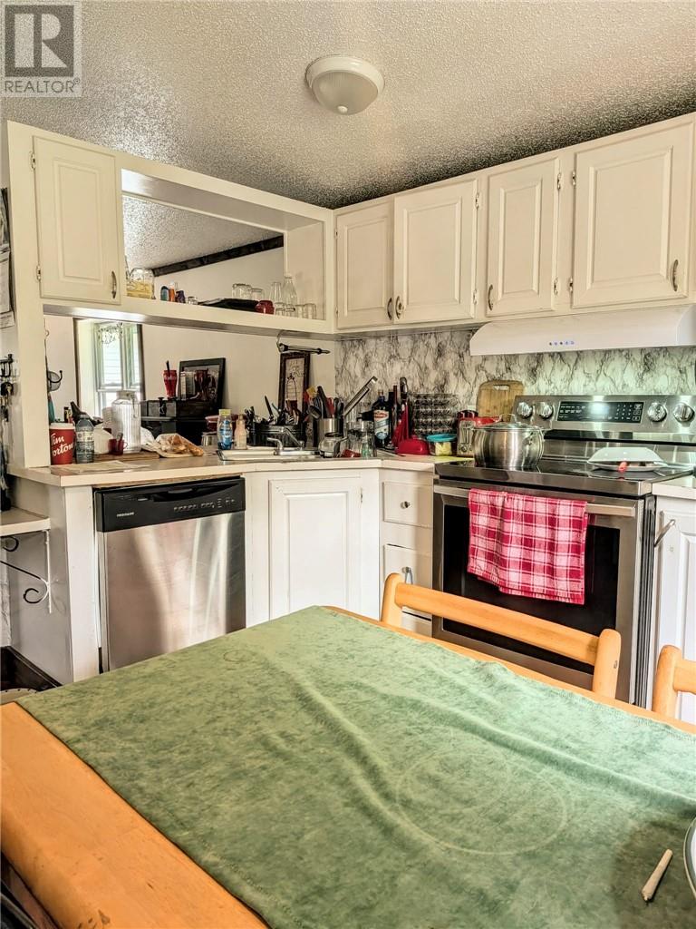 1496 Regional Road 10 - 11