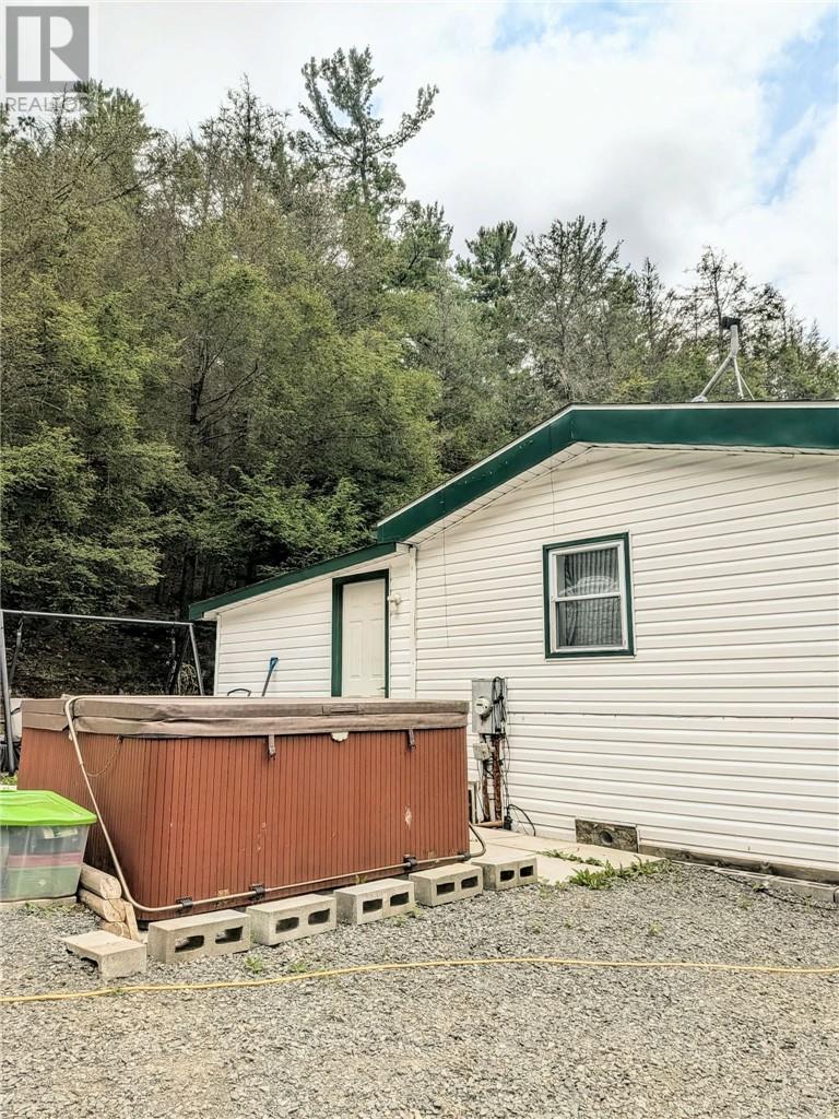 1496 Regional Road 10 - 4