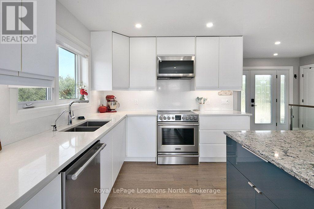 217 ST VINCENT CRESCENT - Image 10