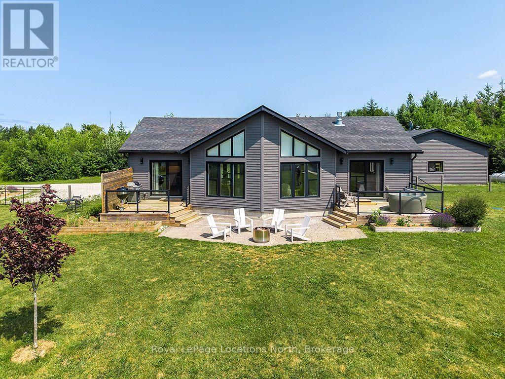 217 ST VINCENT CRESCENT - 2