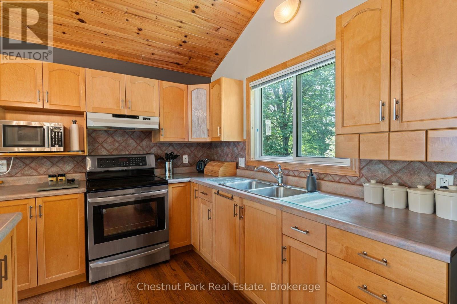 1093 PRESTIGE COURT - 11