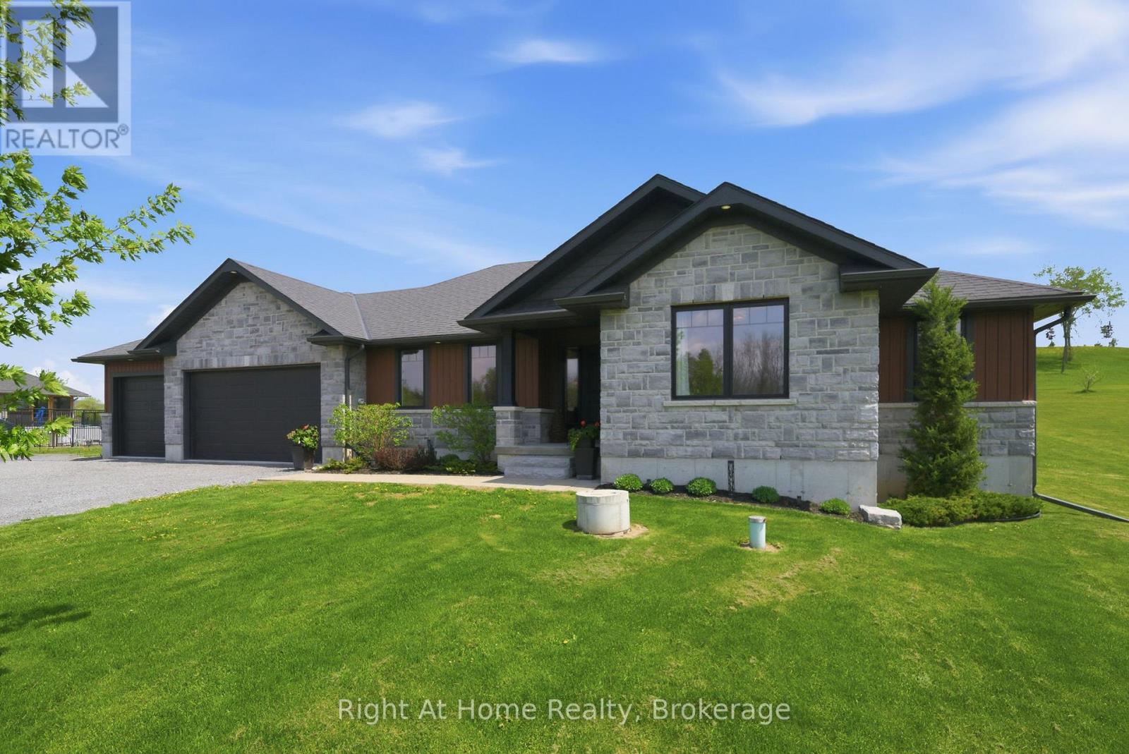 144 HIDDENVALLEY DRIVE - 2
