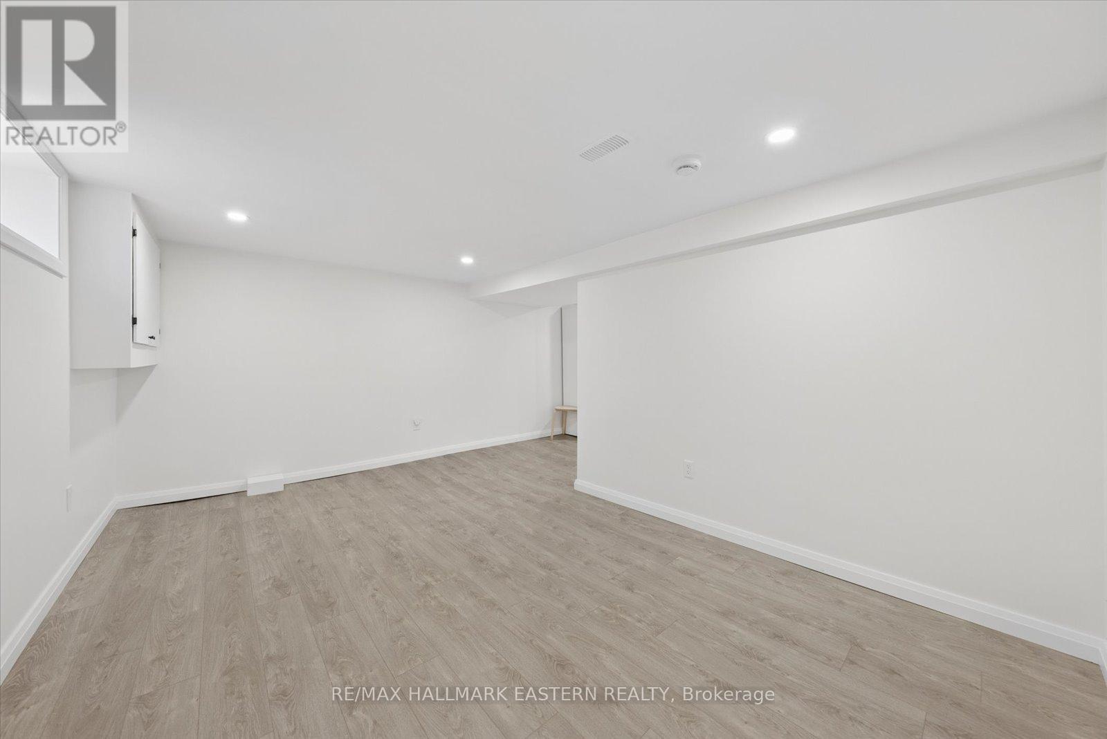 590 DOUGLAS AVENUE - Image 22
