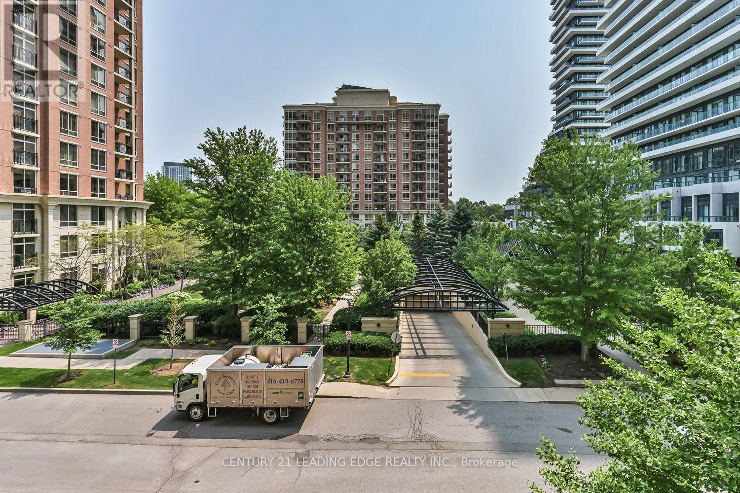 #301 1101 LESLIE STREET - Image 23