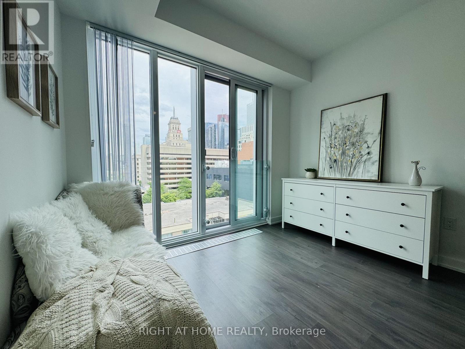 #1011 50 MCCAUL STREET - 3