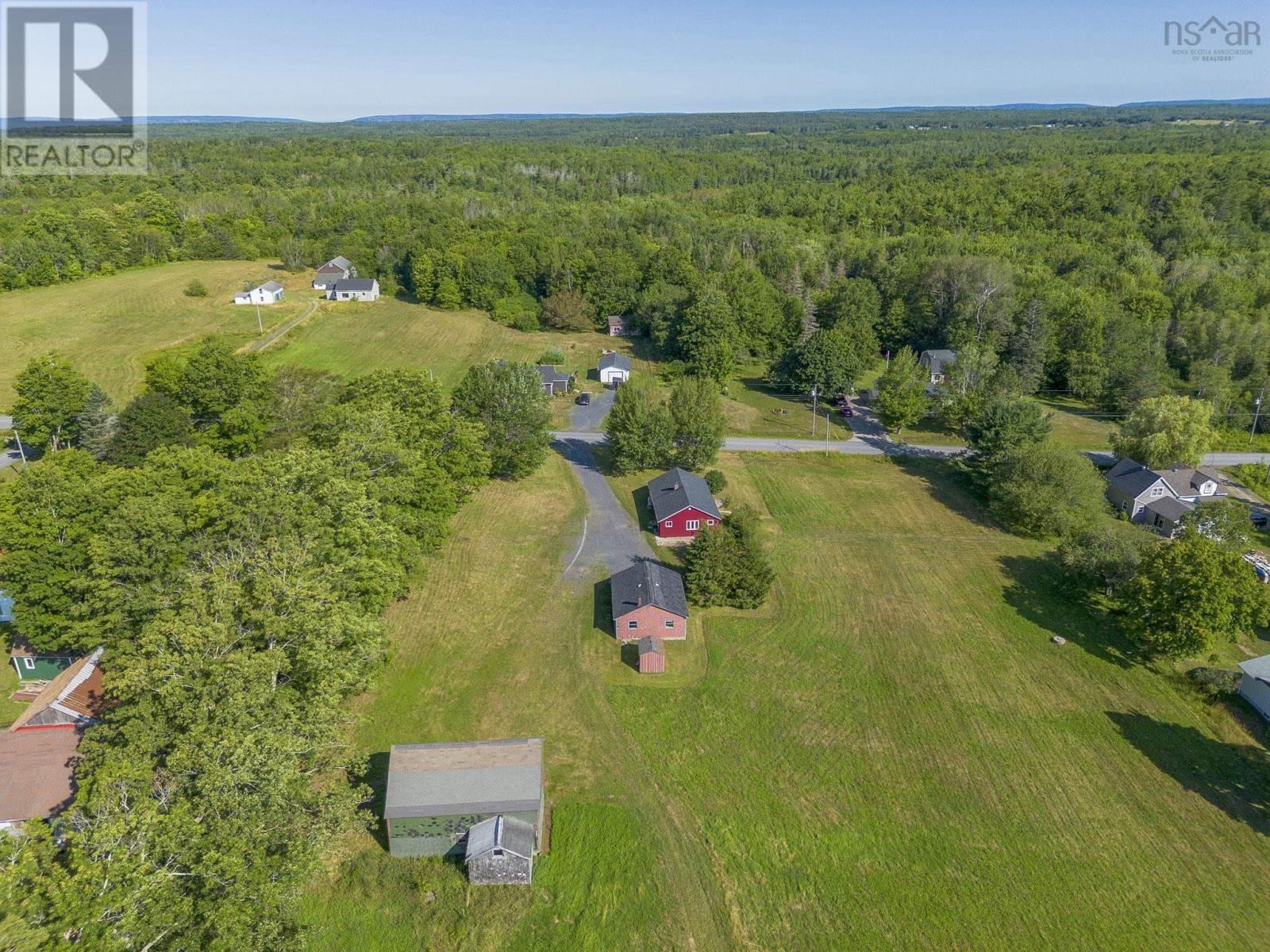 386 Greenland Road - 36