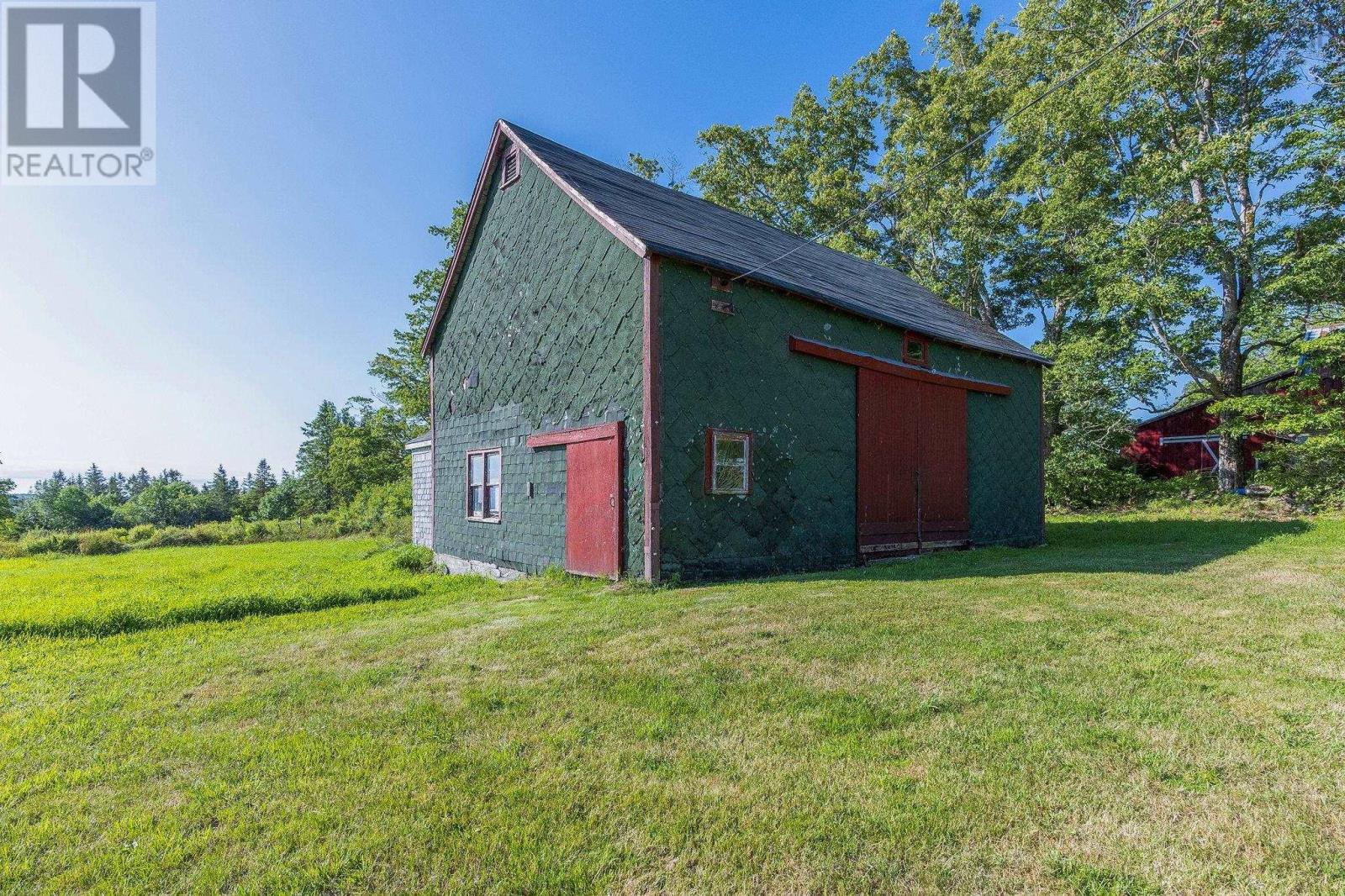 386 Greenland Road - 31
