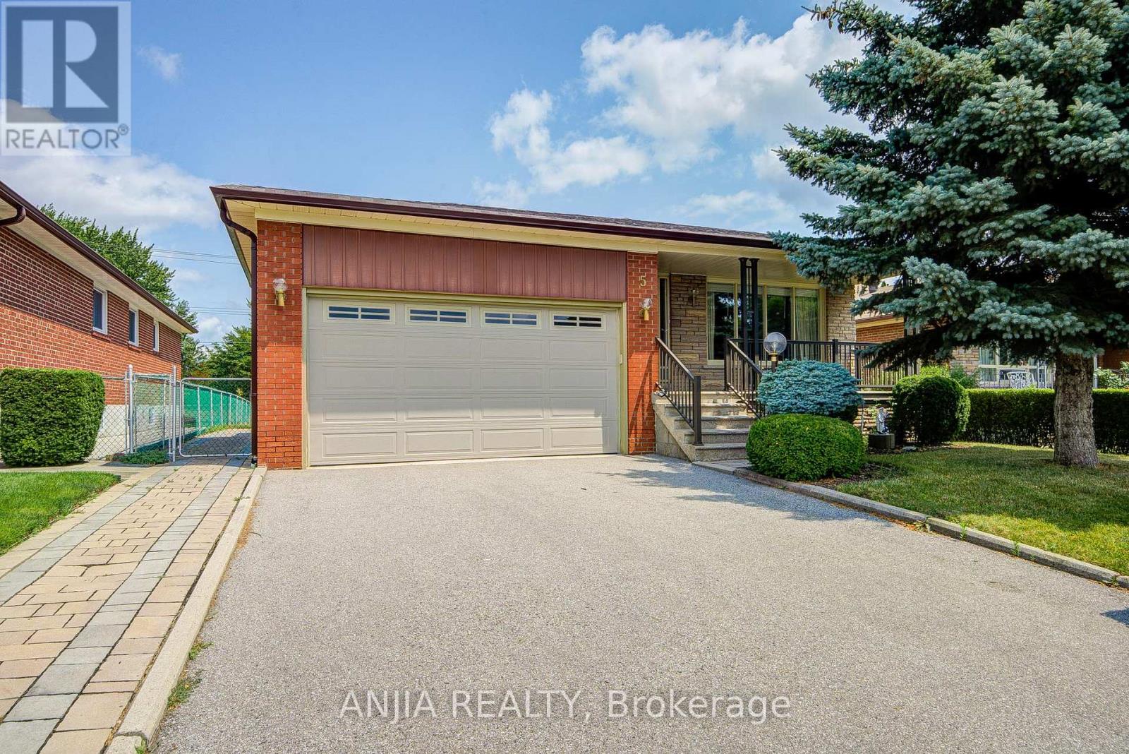 5 BRANTFORD DRIVE - 3