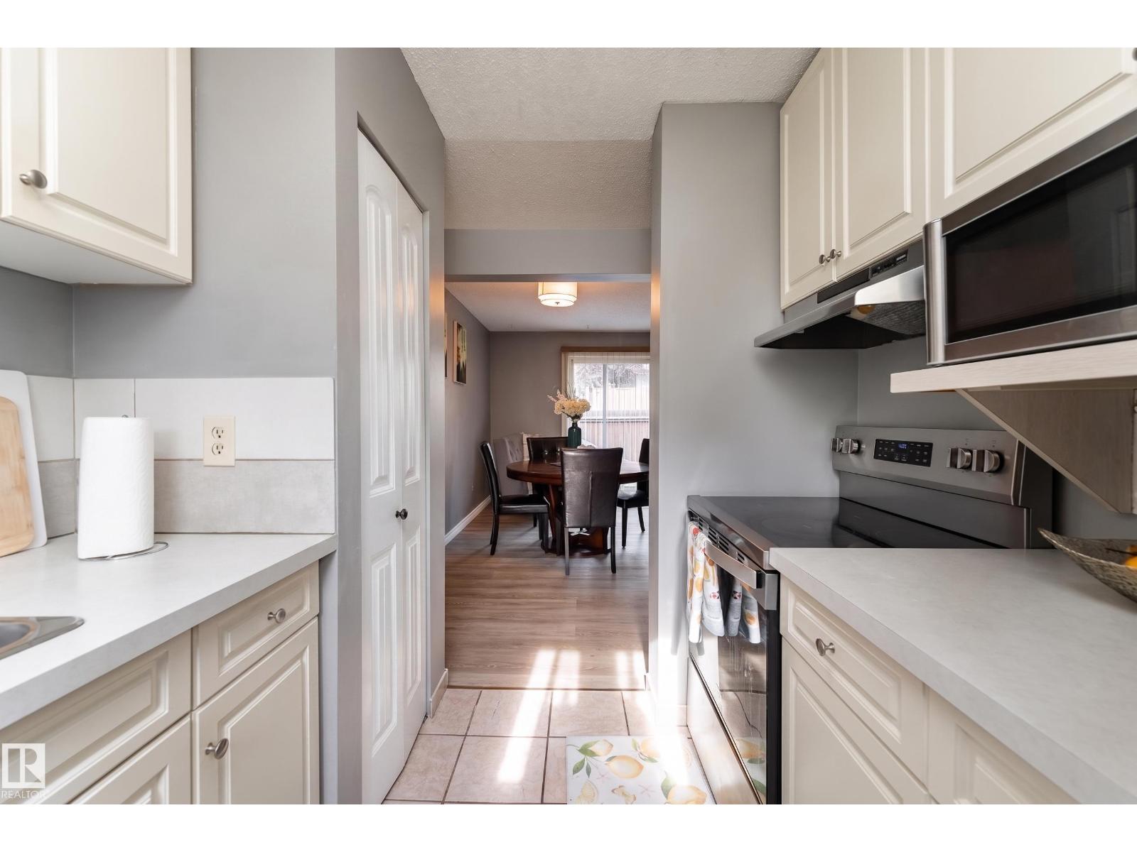 6352 180 ST NW - 10