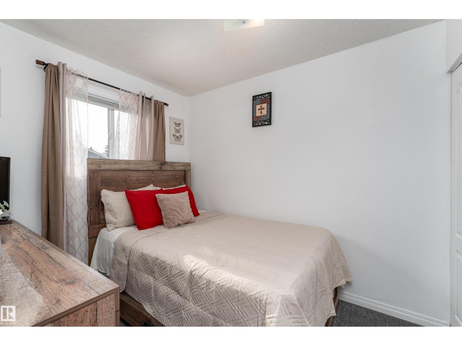 6352 180 ST NW - 19