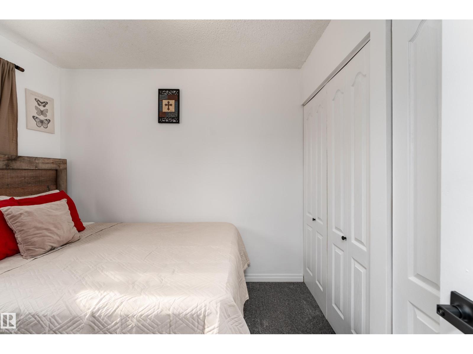 6352 180 ST NW - 20