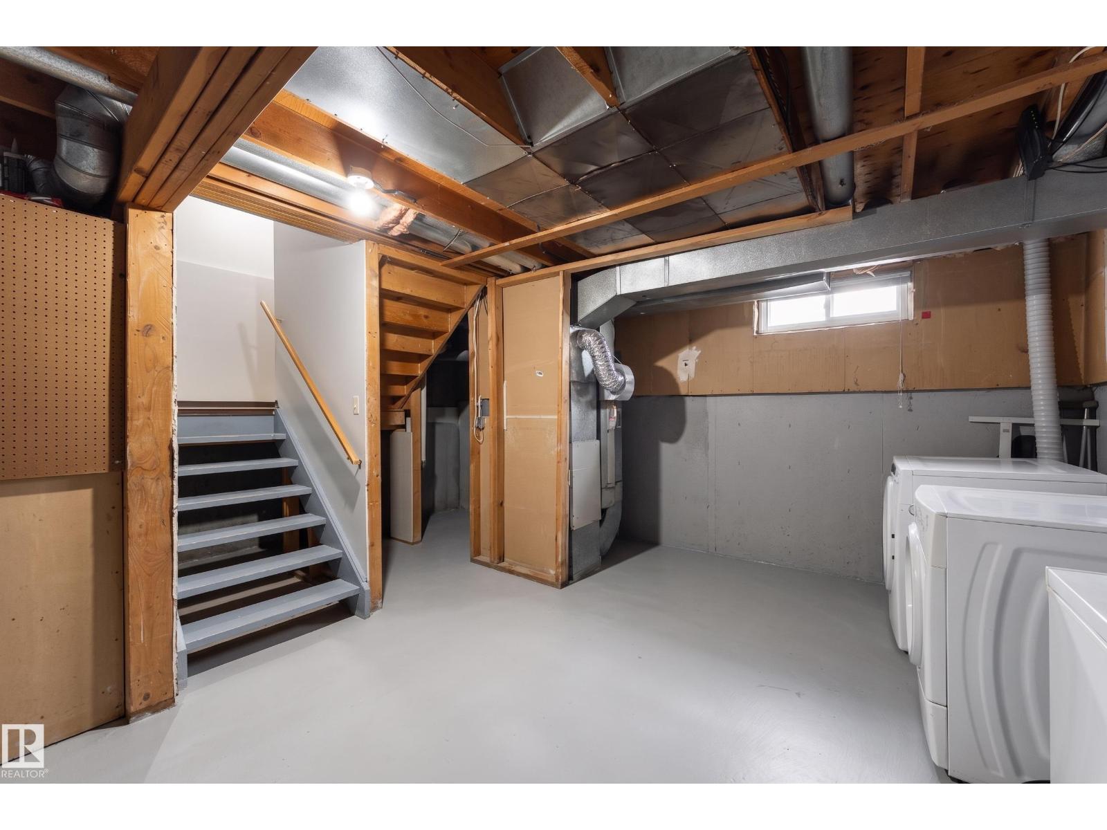 6352 180 ST NW - 32