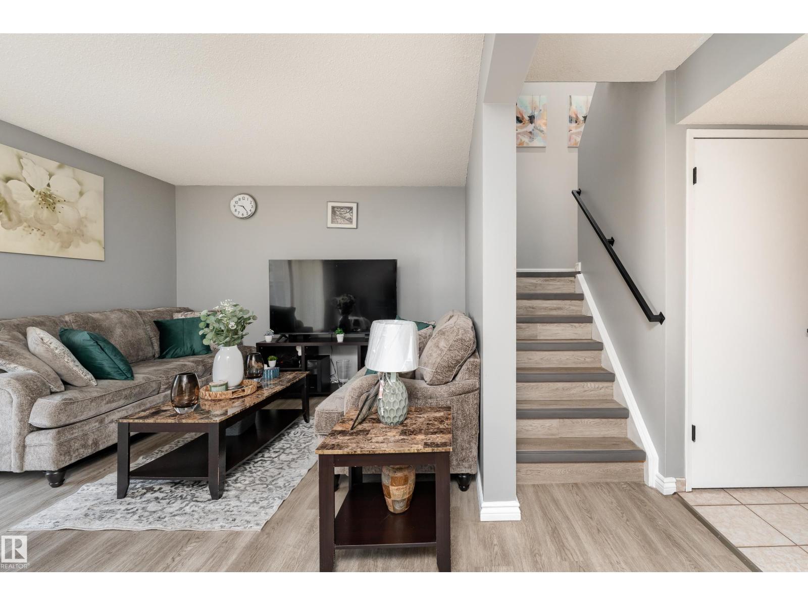 6352 180 ST NW - 5