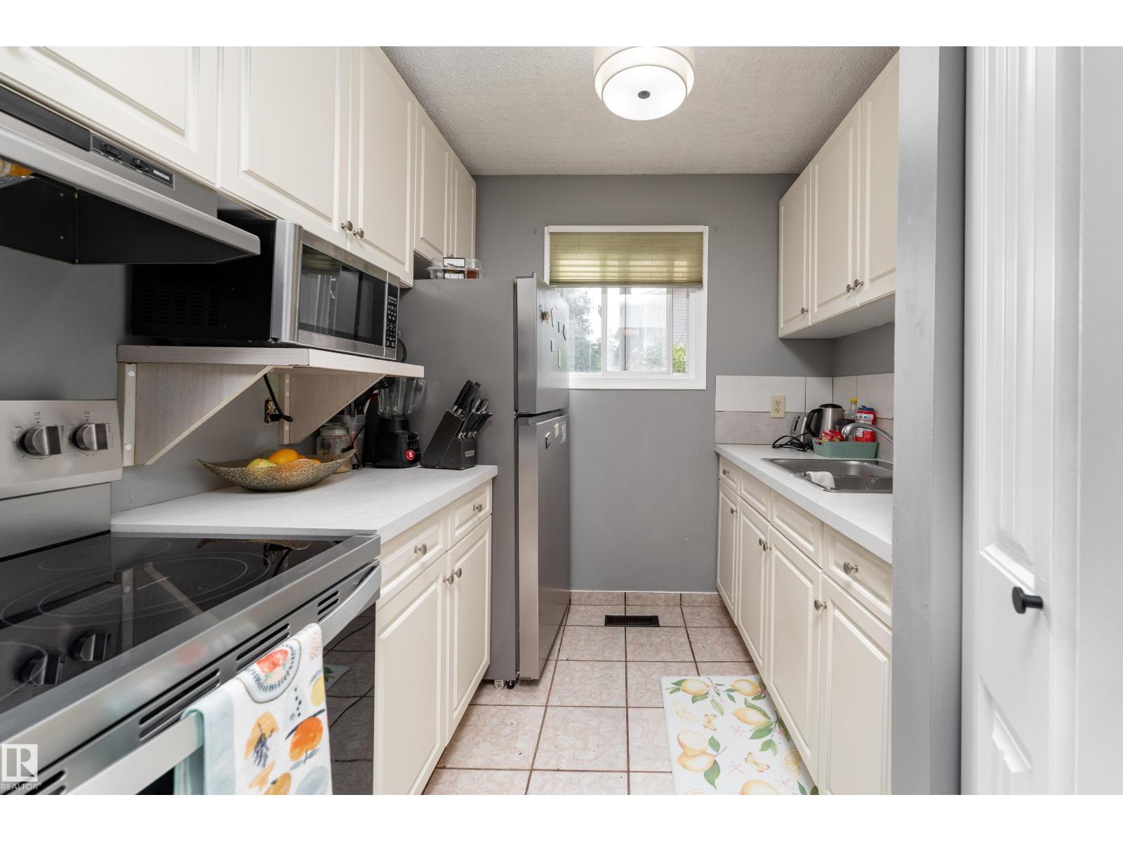 6352 180 ST NW - 6