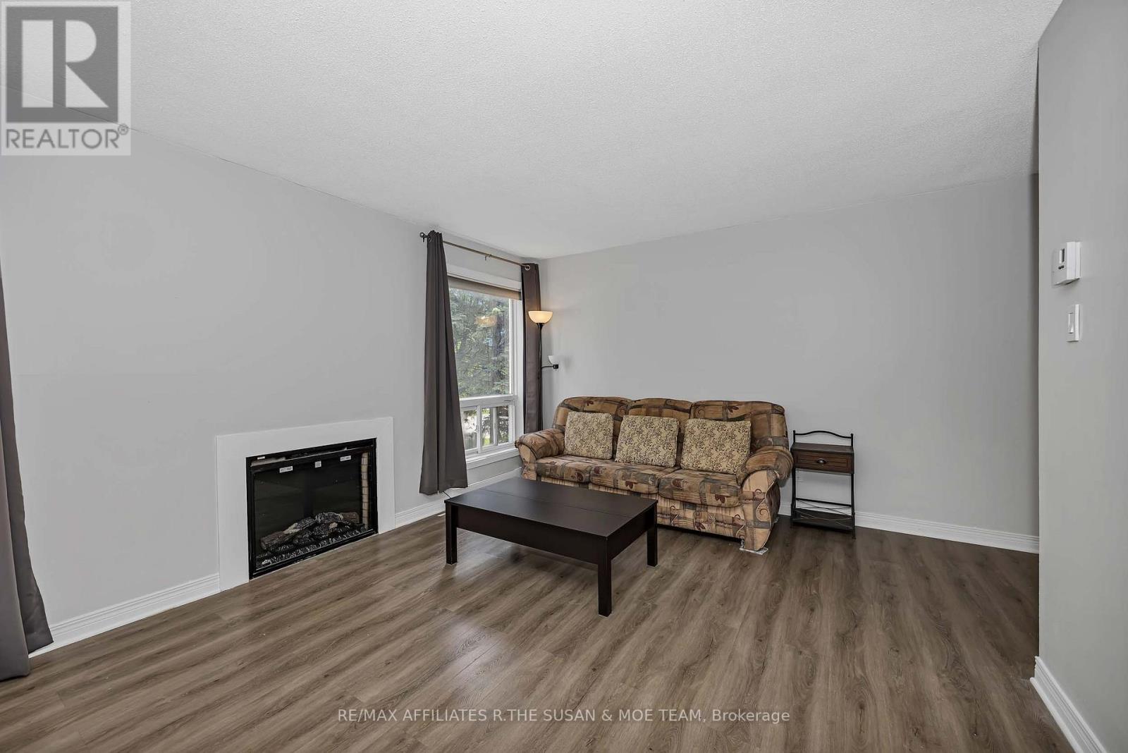 #6 500 FENERTY COURT - 6