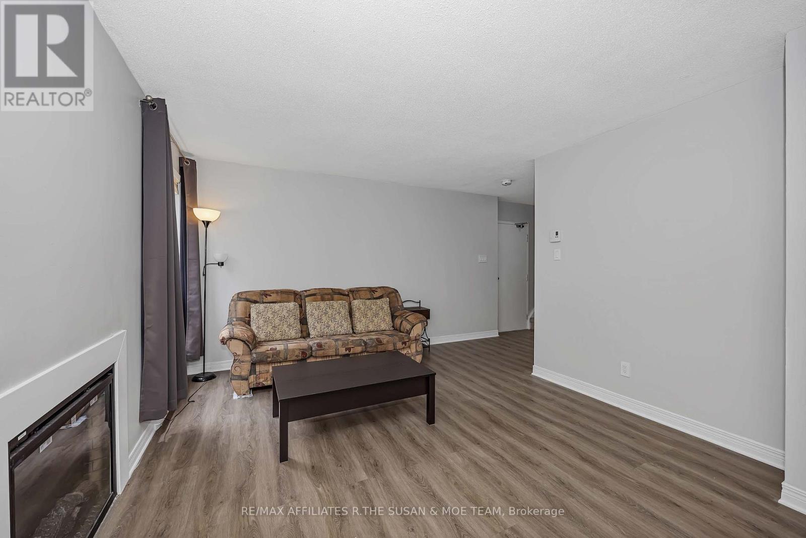 #6 500 FENERTY COURT - 8